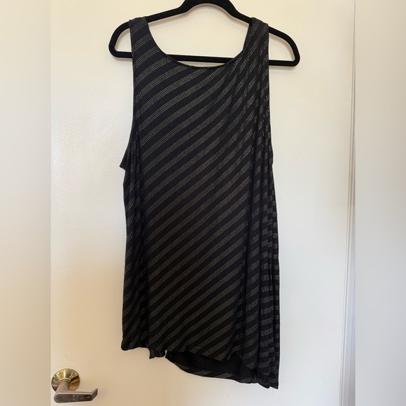 NWOT Lane Bryant Black Tank with Tiny Gold Studs, Ruching, & Draped Neck  22/24 - Picture 7 of 7